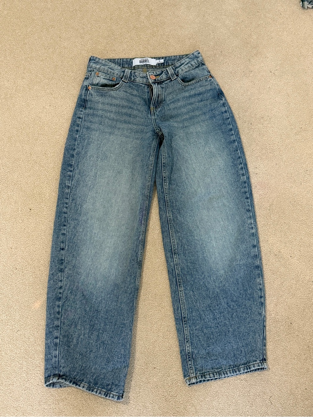 Barrel Women's Light Blue Straight-Leg Jeans